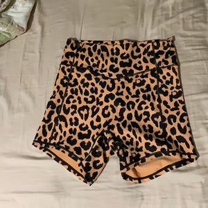 Balance Athletica king cheetah ascend short